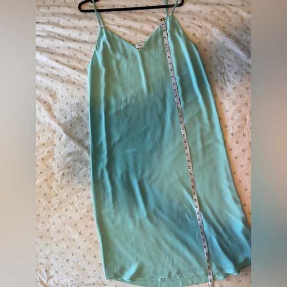 Aritzia Babaton Templeton V-Neck Pastel Blue Slip Midi Dress Size Medium - Picture 11 of 11